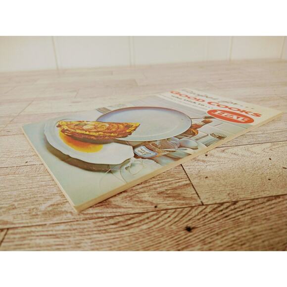 T-Fal Vtg 1974 Cookbook Recipes For Good Cooks by Roger Gilmore Soft Cover 48pg - Picture 9 of 13